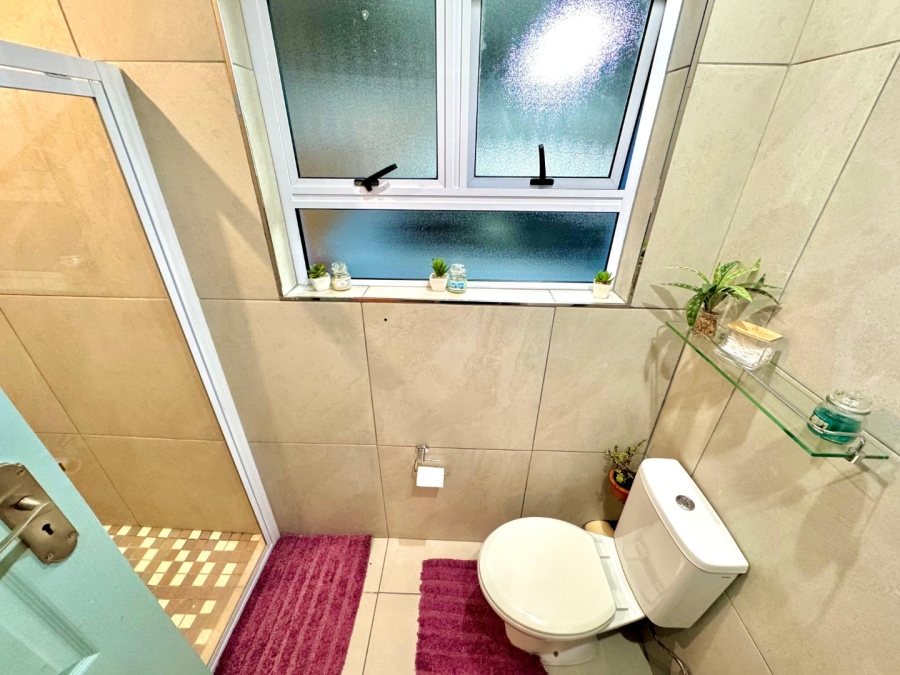 To Let 3 Bedroom Property for Rent in Wavecrest Western Cape